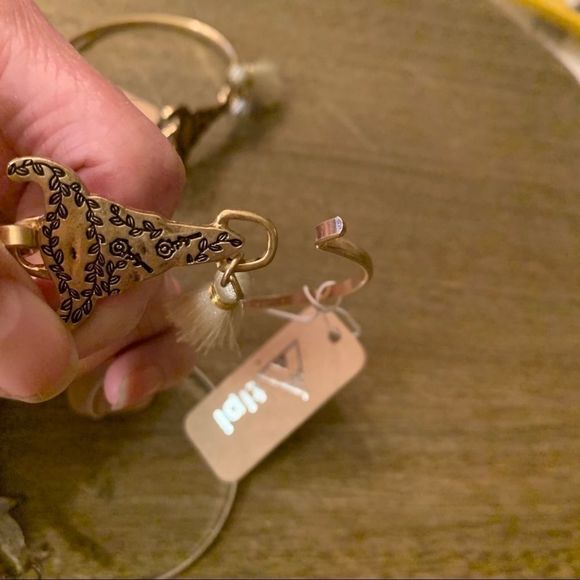 Lot of 3 Bracelets New! Mooo Oink! - Picture 9 of 11